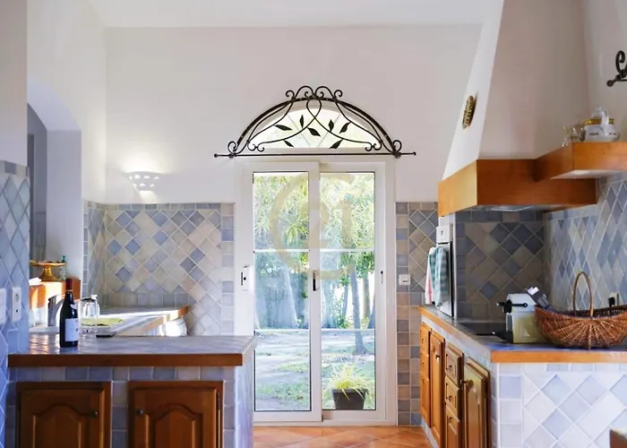 Santa Reparata Di Balagna LʼÎle-Rousse